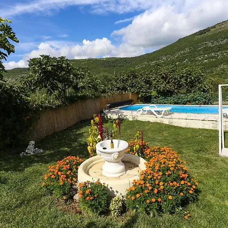 Desin - Three Bedroom With Terrace And Garden View